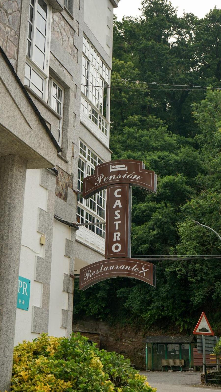 Pension Castro Parrillada Samos Esterno foto