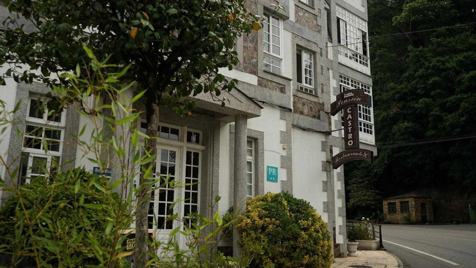 Pension Castro Parrillada Samos Esterno foto