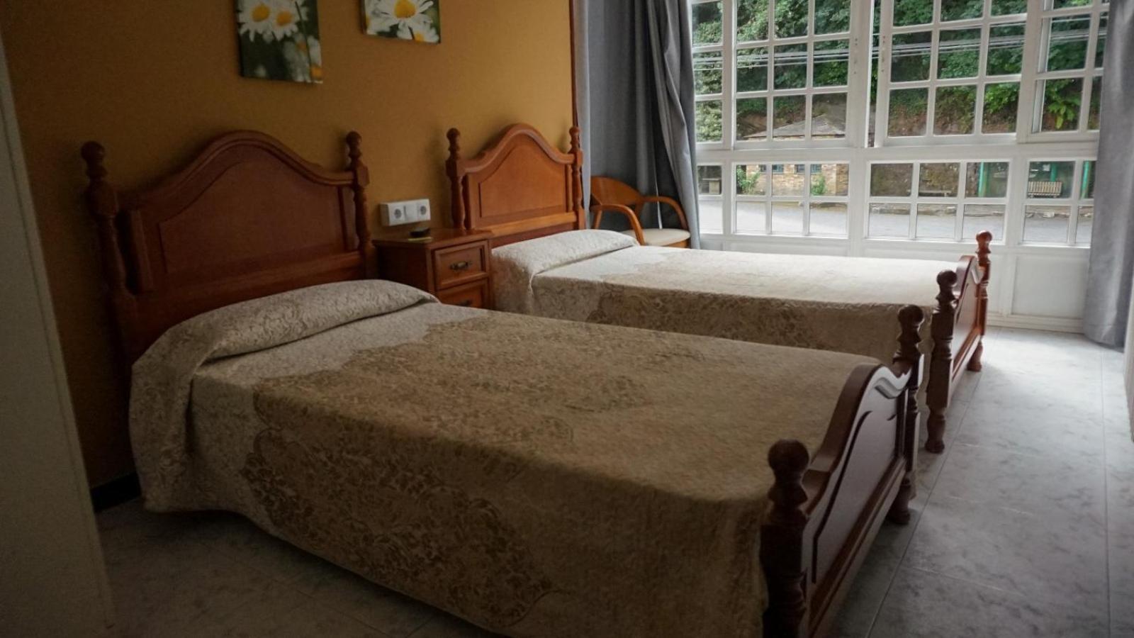 Pension Castro Parrillada Samos Esterno foto
